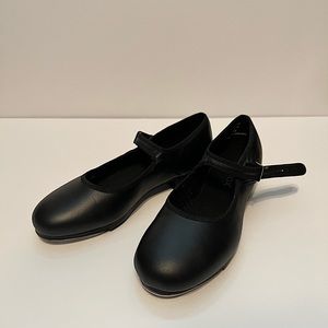 Capezio Tap Shoes - Size 6 - New Condition